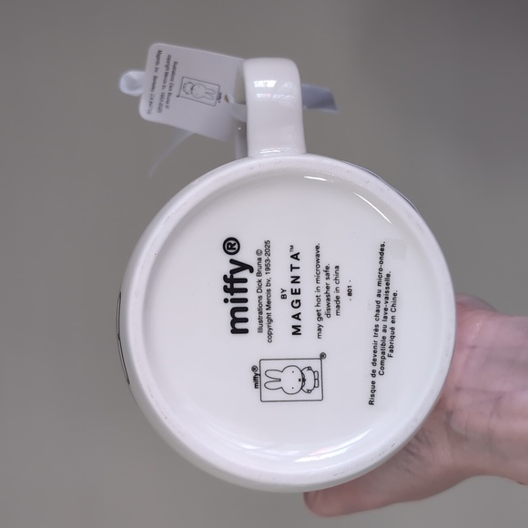 ❌SOLD❌Miffy x Magenta Minimalist Double Sided Mug with Balloon Design 🎈 - Picture 5 of 6